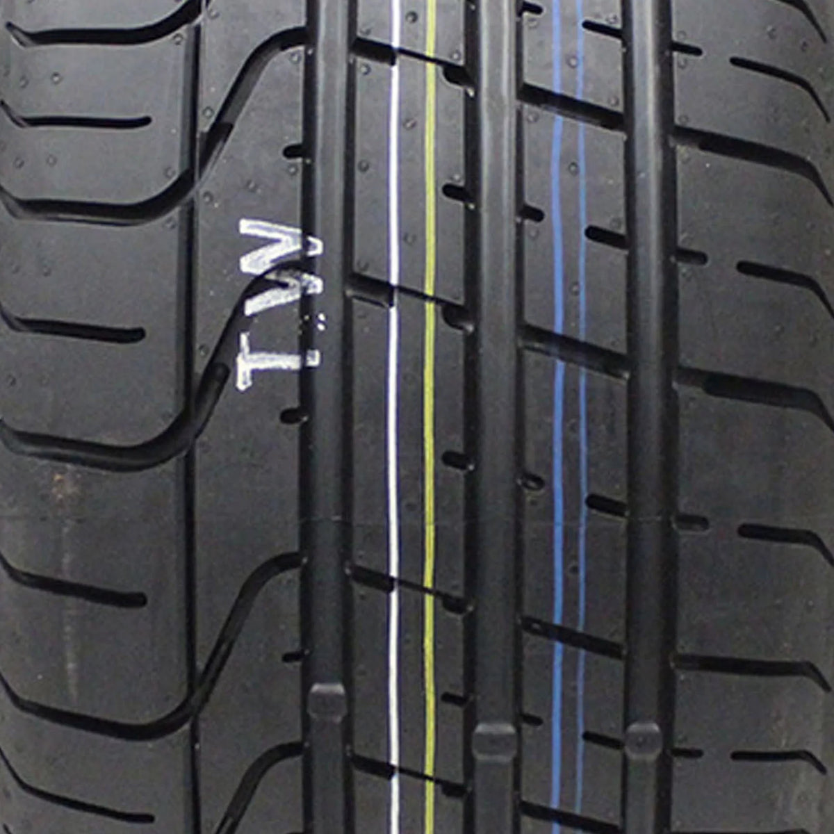 6 225/45R19 Set SRT-4 Zero Tires of 92W Pirelli Mazda Caliber 2008-09 2014-17 Grand 2 Fits: P Touring, Dodge