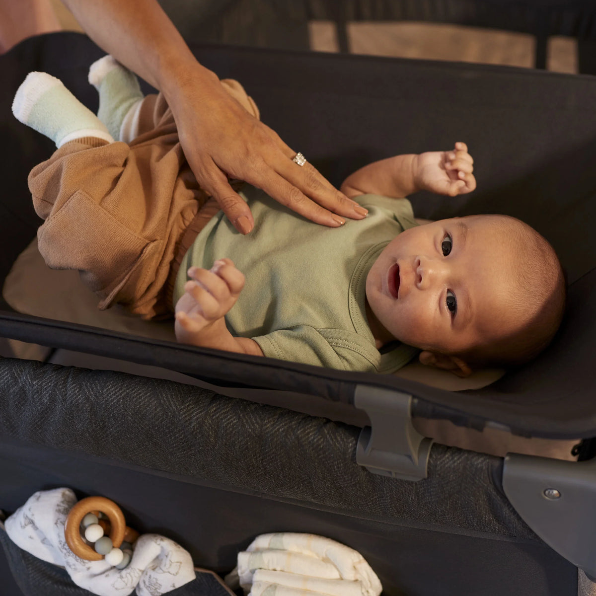 Play Castle Rocking Bassinet, Size Point with Full Yard Monbebe