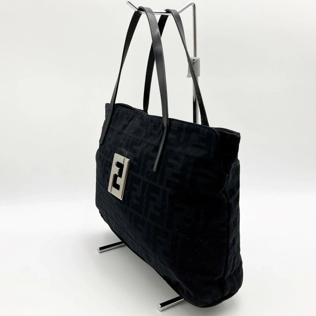 (Good) pattern Pre-Owned FENDI Zucca 15786 tote ladies canvas nylon handbag bag black